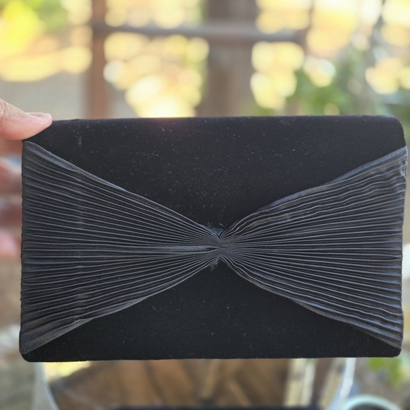 Galerie Handbags - Galerie Black Velvet Formal Evening Clutch With Strap Satin Bow Accent